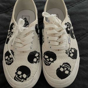 Vans “Skulls”